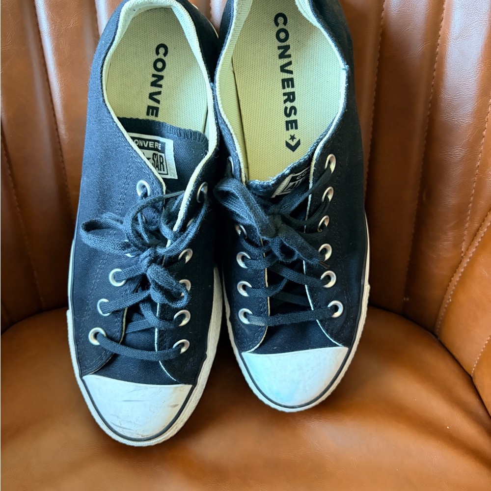 Converse Black and White Platform Canvas Sneakers sz 10 Great Condition